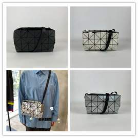 Picture of Issey Miyake Handbags _SKUfw118358527fw